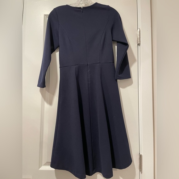 Women’s dress - Picture 2 of 3